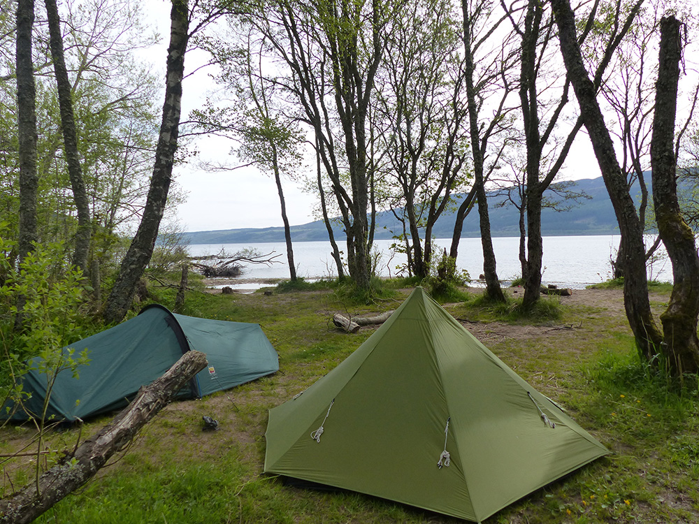 Camper au bord du Loch Ness