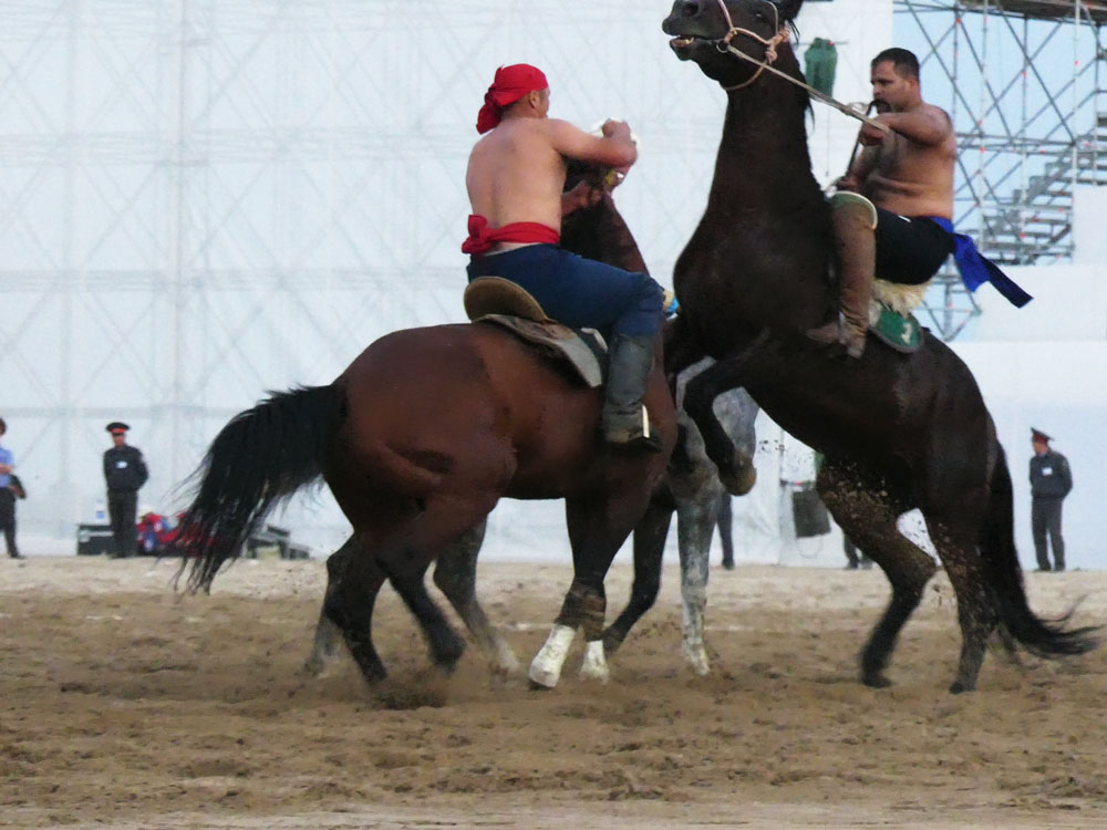 Lutte à cheval au Kirghizistan